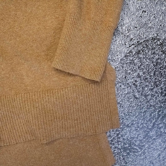 Banana Republic Womens Sweater Xl Cashmere Turtleneck Knit Camel Quiet Luxury - Picture 12 of 14